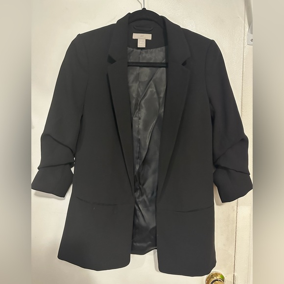 Women’s Blazer - Picture 2 of 3